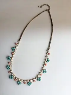 幾何学模様 ネックレス 青 白 ピンク 金