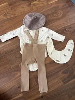 オリーブ柄　ロンパース　ブラウンタイツ　ベレー帽　スタイ　4点セット