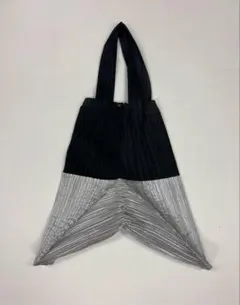 ISSEY MIYAKE プリーツ加工 トートバッグ リバーシブルのサムネイル