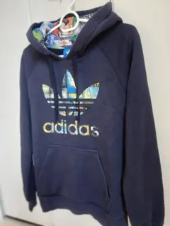激レア　パーカー　アディダスオリジナルスビッグトレフォイルロゴ入りパーカー