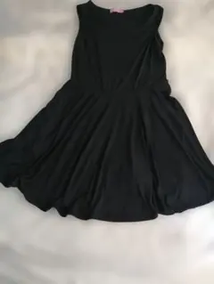 黒のワンピース