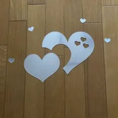 鏡とは名ばかりのウォールステッカー