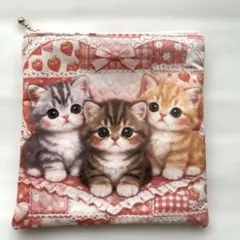 フラットポーチ　ねこ柄　　両面パネル 　　　 ❤️ハンドメイド