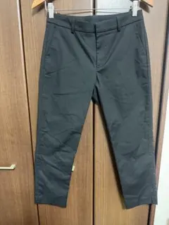 ユニクロ　ブラックパンツ サイズ61