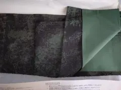 黒と緑の抽象模様 小紋　作家物　美品