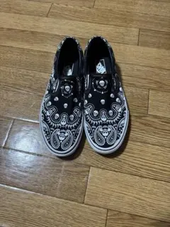 VANSバンダナ柄キャンバススリッポン