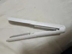 ホワイト ストレートヘアアイロン