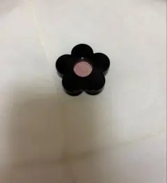 MARY QUANT アイシャドウ 花型コンパクトのサムネイル