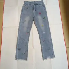 GORGE 刺繍入りデニムパンツ 淡いブルーのサムネイル