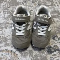 new balance グレー スニーカー　17センチ