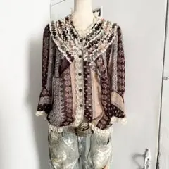 森ガール びーどるぽえむ Vネック ブラウスレース 透け感 花柄 プリント日本製のサムネイル
