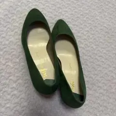 グリーンスエードポインテッドトゥパンプス