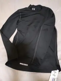 Under Armour HeatGear ブラック 長袖S 新品タグ付き
