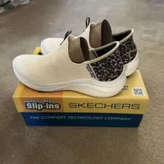 SKECHERS Hands Free Slip-Ins ベージュ/レオパード