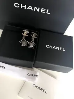 美品 正規 CHANEL ⭐️イヤリング 星A17B スター シルバーメタリックのサムネイル