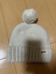 Nike ポンポン付きニット帽 ホワイトのサムネイル