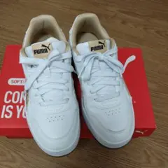 PUMA スニーカー ホワイトのサムネイル