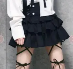 アミリージュ　ハイウエストエンブレムボタン付きフリルパンツ