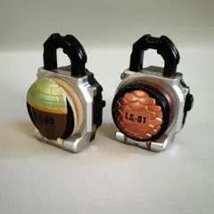 仮面ライダー　ロックシード　ドングリ　マツボックリ
