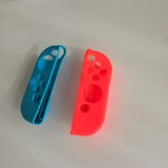 Nintendo Switch ジョイコンカバー 青 赤