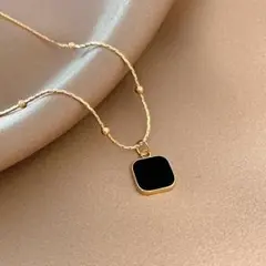 【残り僅か】アクセサリー　ネックレス　ゴールド　ブラック　スクエア　チョーカー
