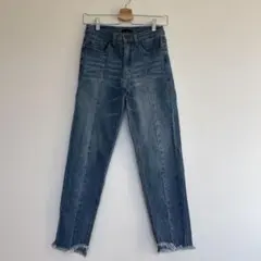 デニムパンツ　ダメージ　ストレッチ