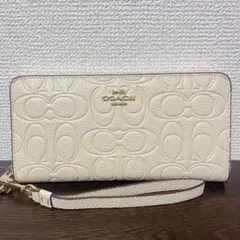 COACH 長財布　ホワイト　ストラップ付き　ゴールド　ラウンドファスナー