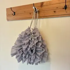 ショルダーバッグ　フリル　シルバー　グレー