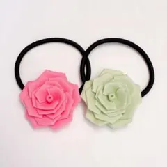 つまみ細工 薔薇のヘアゴム(ピンク薔薇・薄緑薔薇)