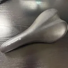MERIDA 自転車用サドル ブラックのサムネイル