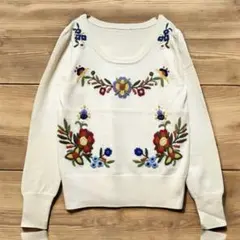 長袖ニット　花柄刺繍　クリーム色　アイボリー　F（S〜Mサイズ相当）