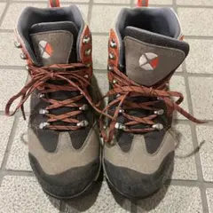 キャラバン登山靴