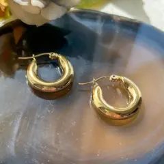 ゴールド チャンキー フープピアス サージカルステンレス製 ぽってり