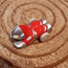 ウルトラマン　プルバックカー　5cm