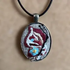 刺繍デザイン ネックレス 蝶々