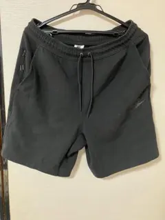 ブラック ショートパンツ