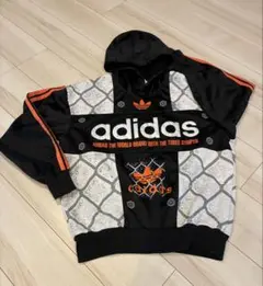 アディダスパーカー