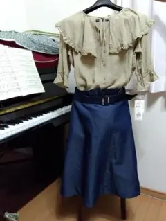 タグ付き新品フリル襟シャツブラウス