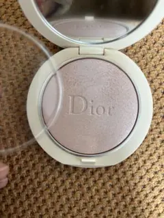 Dior ハイライトパウダー ルミナイザー 02