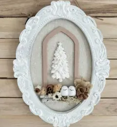 ホワイトなツリーとシマエナガの壁掛け（オーバル）