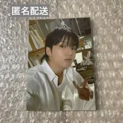 グク GOLDEN OVERSIZED BOMBER JACKET フォト