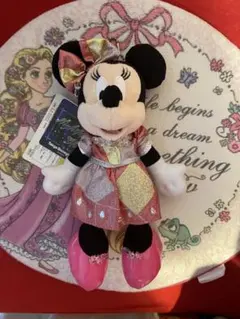ミニー　ナイトフォールグロウ ぬいぐるみバッジ　ミニーマウス　ディズニー