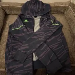 adidas 迷彩柄 フード付きパーカー