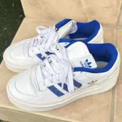 adidas スニーカー ホワイト ブルー 厚底スニーカー