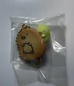 すみっコぐらし ビスケットつきチャーム ぺんぎん？