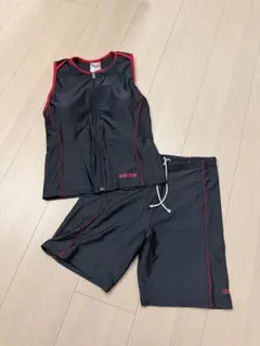 ぴぴ様専用新品adidas レディース セパレート水着 Mのサムネイル