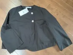 ZARA ノーカラー　ジャケット ビジューボタン ブラック XS ボレロ　黒のサムネイル