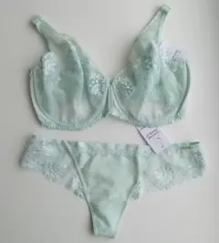 FR100G&4《Simone Perele》シモーヌペレール　Wishのサムネイル