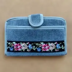 レイクアルスターフラワー刺繍 ポーチ グレー