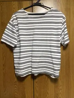 レディース半袖シャツ　黒と白のボーダー　Mサイズ